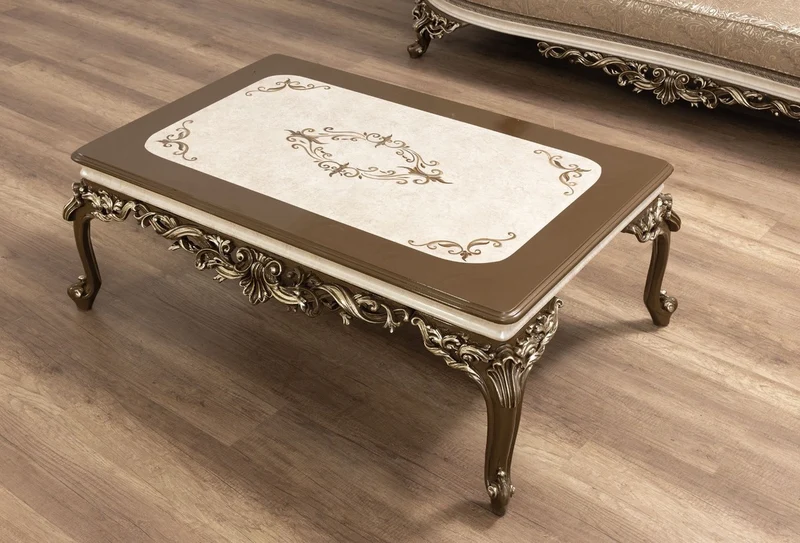 Casa Padrino Luxus Barock Wohnzimmer Set Beige / Cremefarben / Braun / Gold - 2 Sofas & 2 Sessel & 1 Couchtisch - Handgefertigte Wohnzimmer Möbel im Barockstil - Edel & Prunkvoll