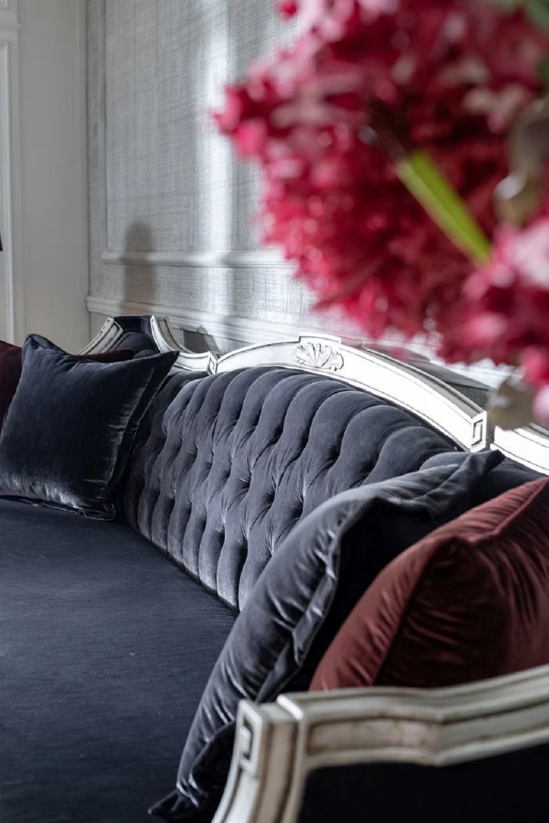 Casa Padrino Luxus Barock Wohnzimmer Sofa Lila / Silber - Prunkvolle Barock Wohnzimmer & Hotel Möbel