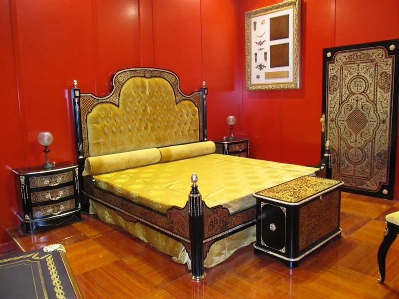 Casa Padrino Luxus Barock Boulle Truhe Schwarz / Rot / Gold / Silber - Handgefertigte Massivholz Truhe im Barockstil - Barock Schlafzimmer Möbel - Erstklassische Luxus Qualität - Made in Italy