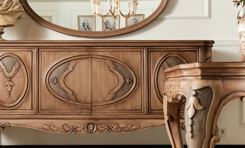 Casa Padrino Luxus Barock Möbel Set Braun - 1 Barock Sideboard mit 4 Türen & 1 Ovaler Barock Wandspiegel - Barock Möbel