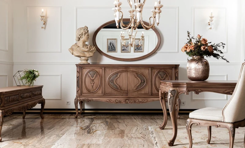 Casa Padrino Luxus Barock Möbel Set Braun - 1 Barock Sideboard mit 4 Türen & 1 Ovaler Barock Wandspiegel - Barock Möbel