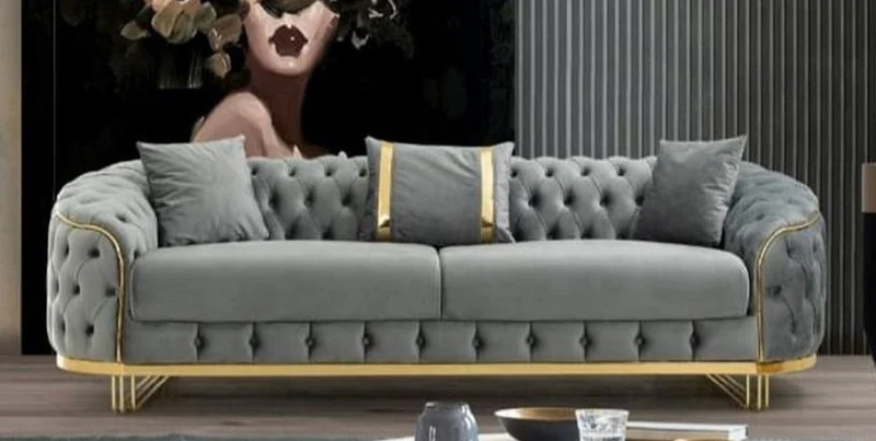 Casa Padrino Luxus Chesterfield Sofa Grau / Gold 240 x 95 x H. 72 cm - Modernes Wohnzimmer Sofa - Chesterfield Wohnzimmer Möbel