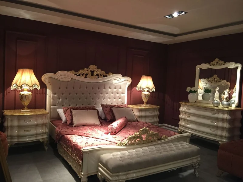 Casa Padrino Luxus Barock Doppelbett Grau / Weiß / Gold - Prunkvolles Massivholz Bett mit Glitzersteinen - Barock Schlafzimmer Möbel