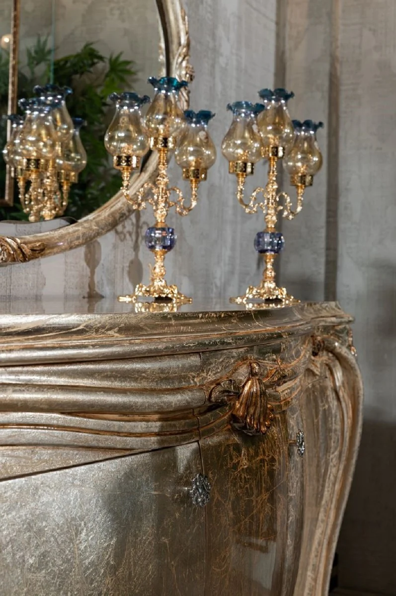 Casa Padrino Luxus Barock Möbel Set Silber / Gold - 1 Barock Sideboard & 1 Ovaler Barock Wandspiegel - Barock Möbel - Edel & Prunkvoll