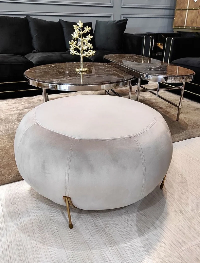 Casa Padrino Luxus Samt Rundhocker Grau / Gold Ø 80 x H. 40 cm - Moderner Runder Sitzhocker - Wohnzimmer Hocker - Moderne Wohnzimmer Möbel