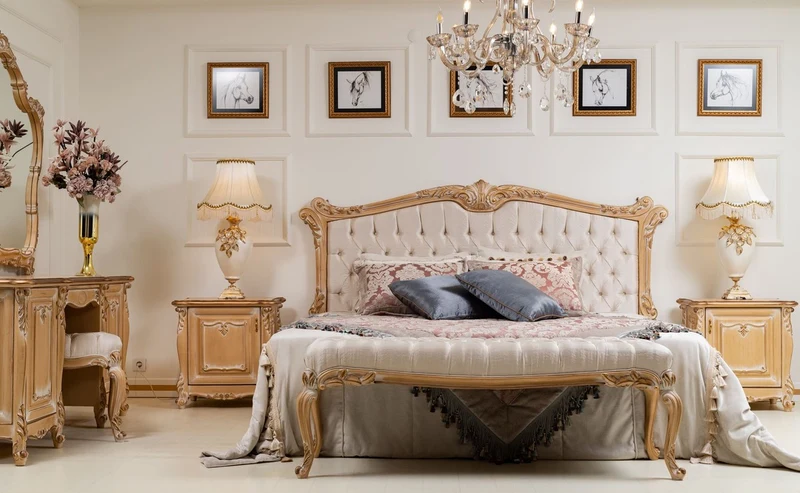 Casa Padrino Luxus Barock Schlafzimmer Set Cremefarben / Gold - 1 Doppelbett mit Kopfteil & 2 Nachtkommoden - Schlafzimmer Möbel im Barockstil - Edel & Prunkvoll