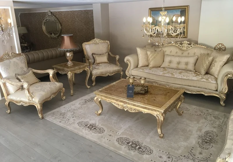 Casa Padrino Luxus Barock Sessel Gold / Antik Gold - Prunkvoller Wohnzimmer Sessel mit elegantem Muster - Barock Wohnzimmer Möbel