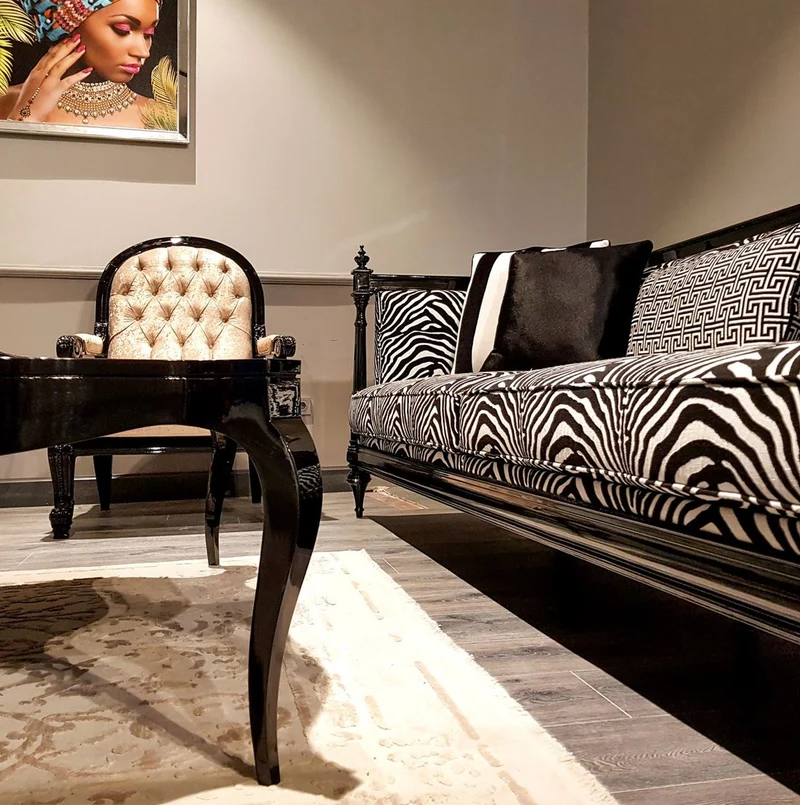 Casa Padrino Luxus Barock Sofa Zebra / Schwarz - Handgefertigtes Wohnzimmer Sofa im Barockstil - Edle Barock Wohnzimmer Möbel