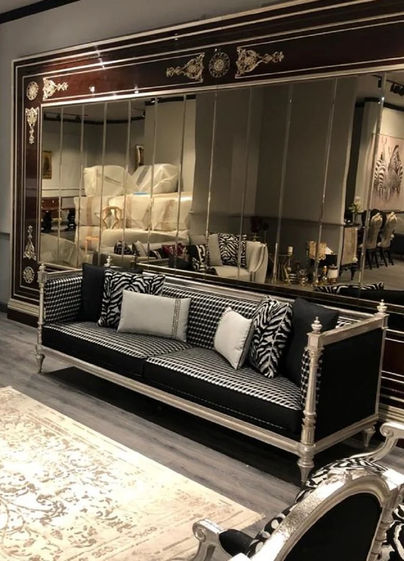 Casa Padrino Luxus Barock Sofa Schwarz / Silber / Antik Silber - Wohnzimmer Sofa mit elegantem Muster - Edel & Prunkvoll