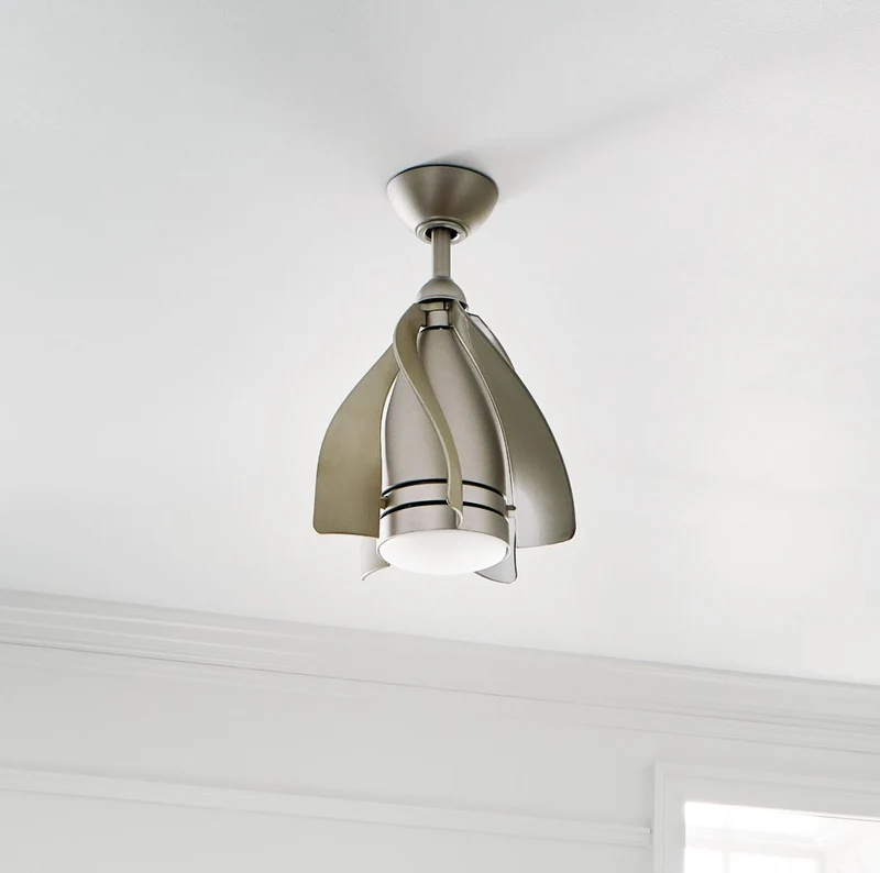 Casa Padrino Designer Deckenventilator mit LED Beleuchtung und Fernbedienung Silber / Champagnerfarben Ø 38 cm - Luxus Qualität