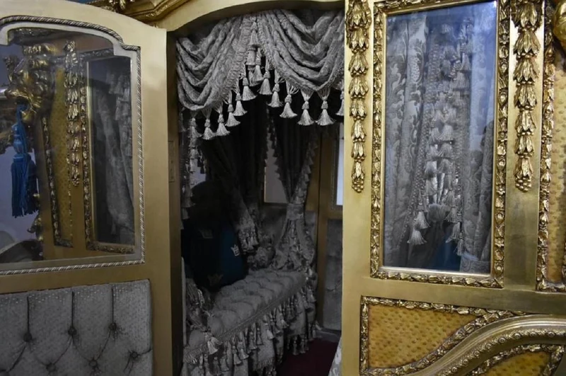 Casa Padrino Luxus Barock Königskutsche Gold / Blau / Grau - Prunkvolle Pferde Kutsche im Barockstil - Luxus Qualität - Edel & Prunkvoll