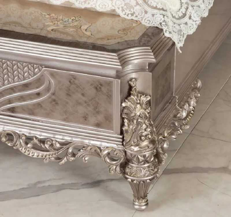 Casa Padrino Luxus Barock Schlafzimmer Set Silber - 1 Doppelbett mit Kopfteil & 2 Nachttische - Schlafzimmer Möbel im Barockstil - Edel & Prunkvoll