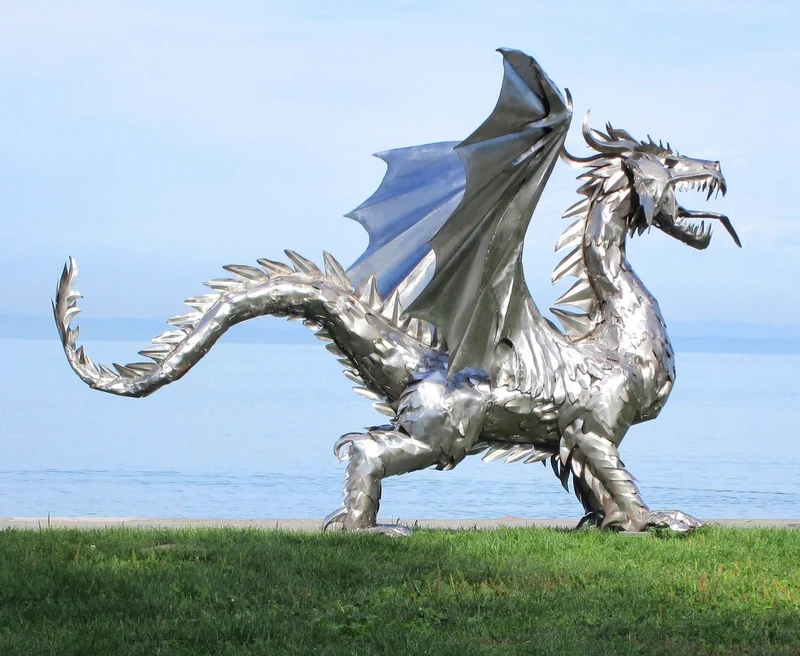 Casa Padrino Luxus Gartendeko Skulptur Drache Silber 290 x 180 x H. 235 cm - Riesige Edelstahl Deko Figur - Gartenfigur - Hotel Garten Deko