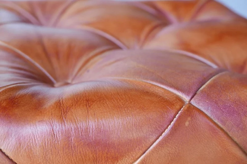 Casa Padrino Luxus Chesterfield Leder Hocker 40 x 40 x H. 45 cm - Verschiedene Farben - Echtleder Fußhocker - Chesterfield Wohnzimmer Möbel