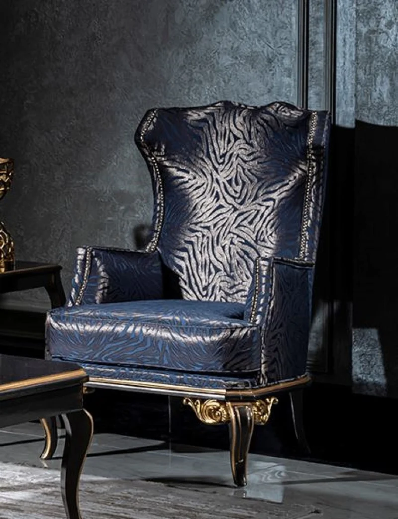 Casa Padrino Luxus Barock Wohnzimmer Set Blau / Schwarz / Gold - 2 Sofas & 2 Sessel & 1 Couchtisch - Wohnzimmer Möbel im Barockstil - Edel & Prunkvoll