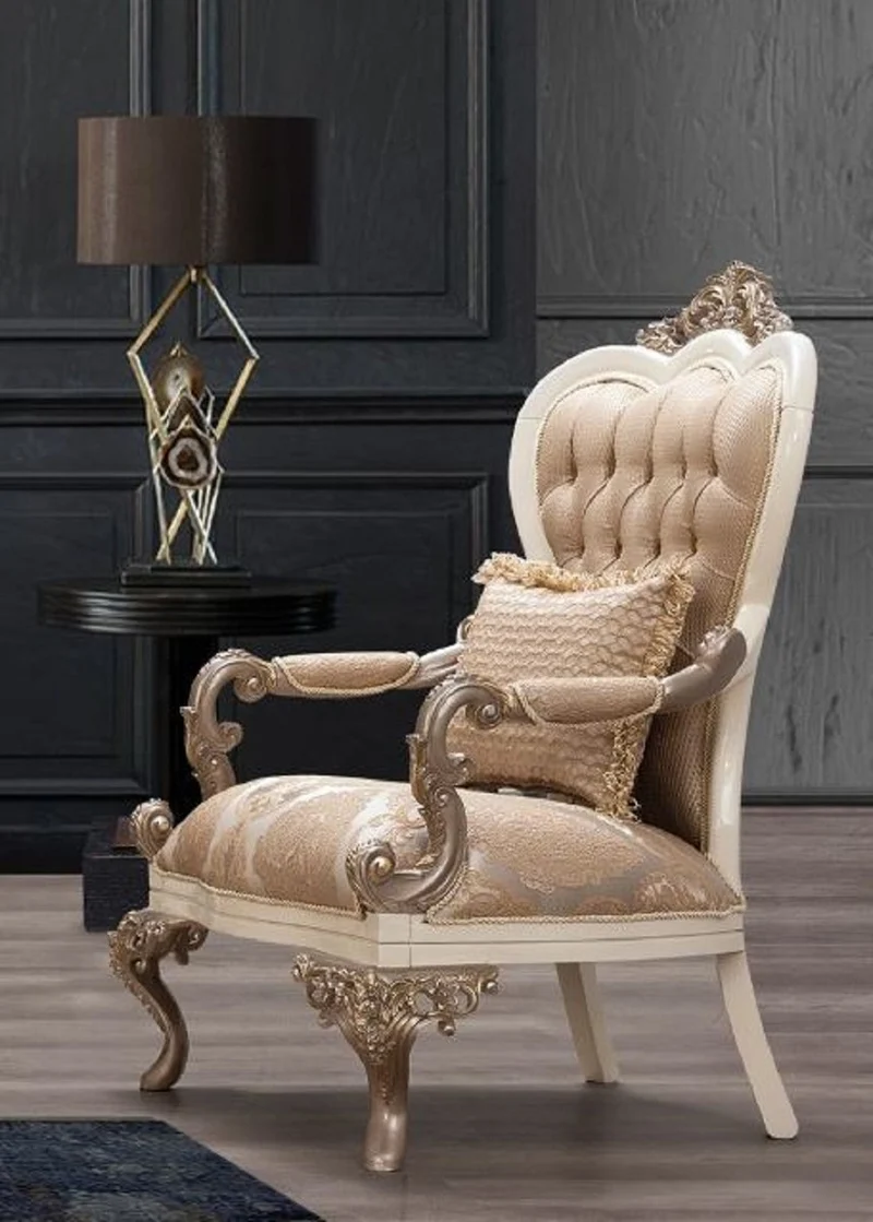 Casa Padrino Luxus Barock Wohnzimmer Set Braun / Weiß / Gold - 2 Sofas & 2 Sessel & 1 Couchtisch - Prunkvolle Barock Wohnzimmer Möbel