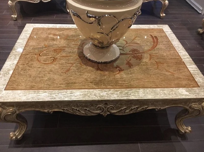 Casa Padrino Luxus Barock Couchtisch Antik Gold - Handgefertigter Massivholz Tisch im Barockstil - Barock Wohnzimmer Möbel - Edel & Prunkvoll