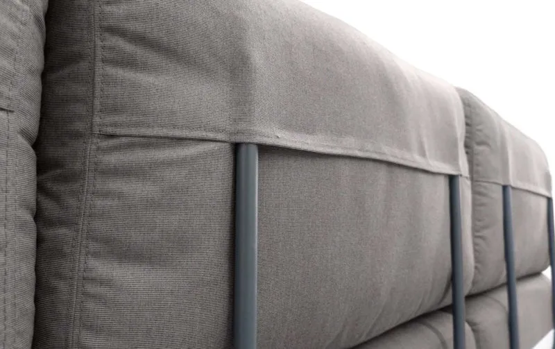 Casa Padrino Luxus Gartensofa Matt Weiß / Dunkelgrau 250 x 95 x H. 90 cm - Wetterbeständiges Garten Terrassen Sofa mit verstellbaren Rückenlehnen - Hotel Möbel - Luxus Qualität