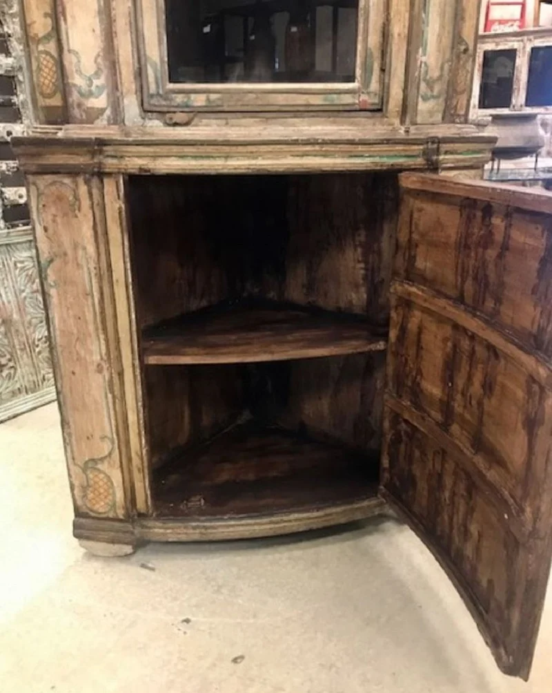 Casa Padrino Landhausstil Eckschrank Vintage Handbemalt 95 x 65 x H. 200 cm - Massivholz Schrank mit 2 Türen - Küchenschrank - Landhausstil Möbel Schrank Ecke