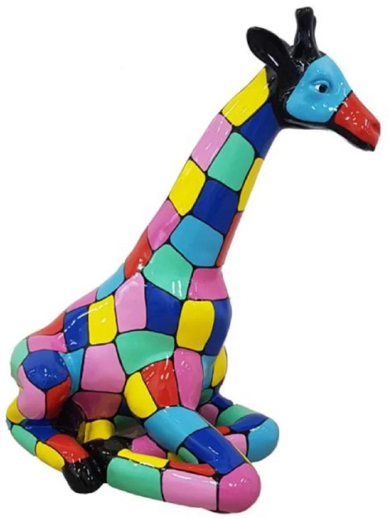 Casa Padrino Designer Deko Skulptur sitzende Giraffe Bunt H. 80 cm - Wetterbeständige Dekofigur - Wohnzimmer Garten Terrassen Deko