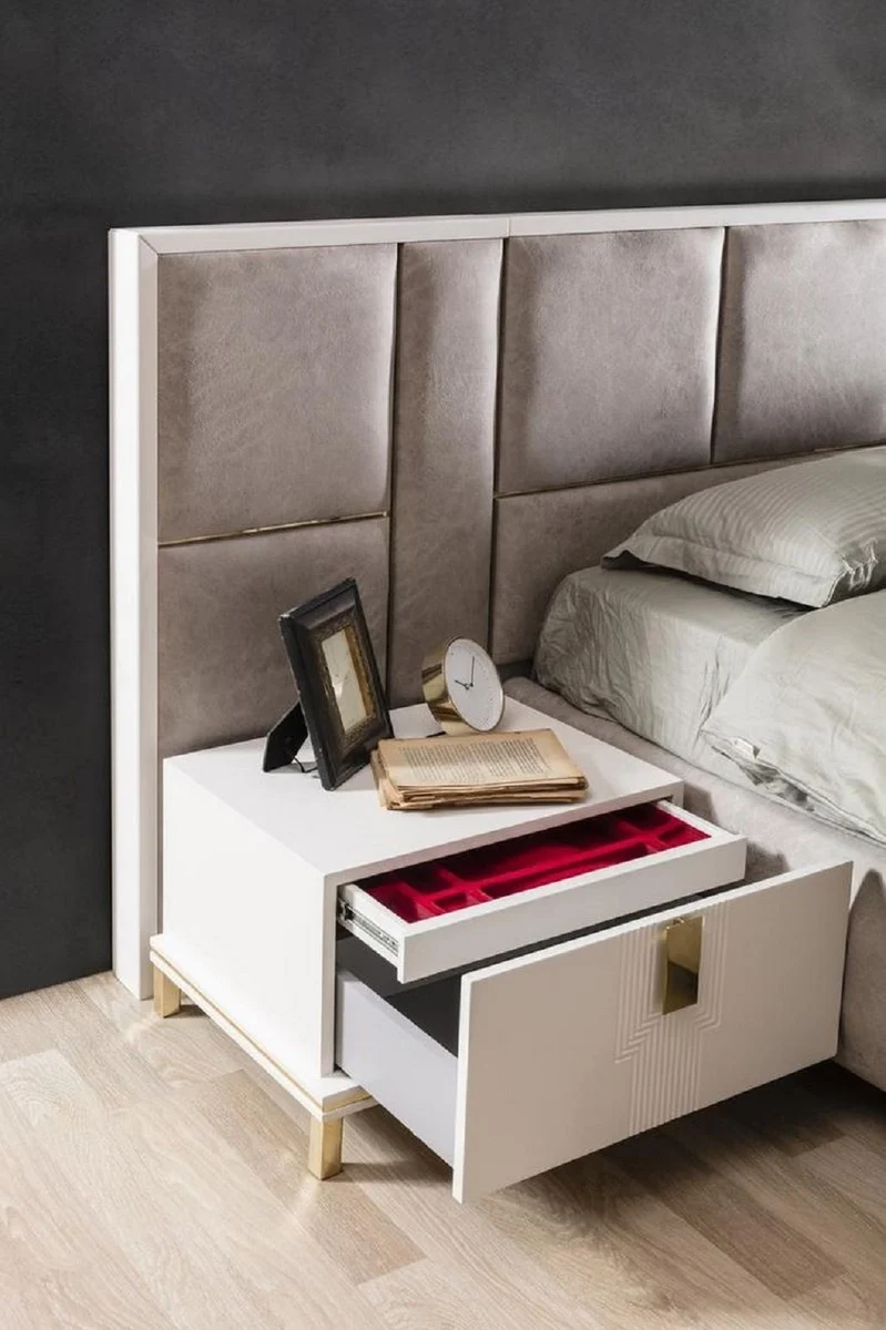 Casa Padrino Luxus Massivholz Schlafzimmer Set Grau / Weiß / Gold - 1 Doppelbett mit Kopfteil & 2 Nachttische - Luxus Schlafzimmer Möbel