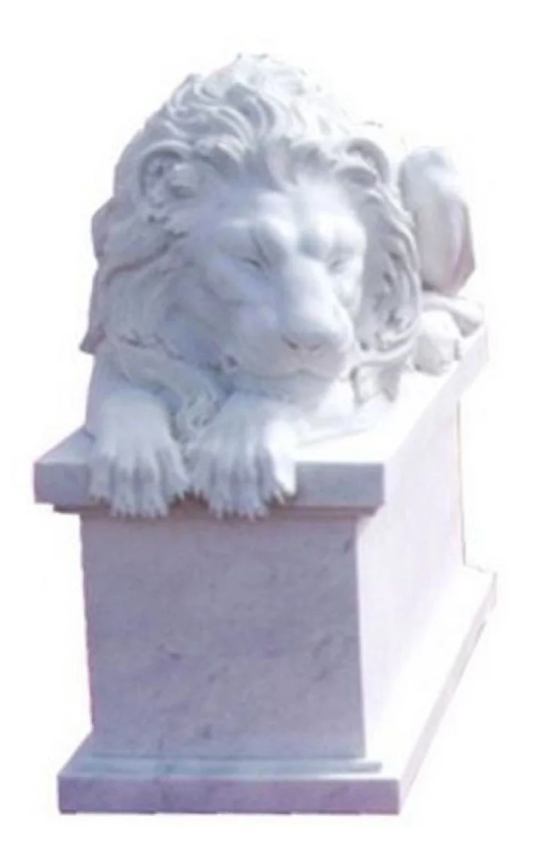 Casa Padrino Luxus Jugendstil Marmor Skulptur Löwe schaut nach links Weiß 150 cm - Wetterbeständige Garten & Terrassen Dekofigur mit Sockel - Prunkvolle Garten & Terrassen Deko