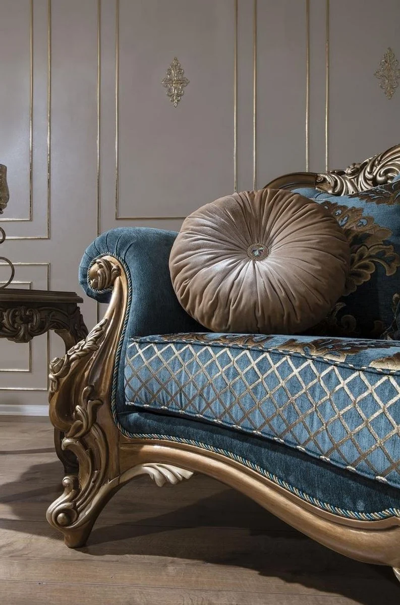 Casa Padrino Luxus Barock Wohnzimmer Set Blau / Gold - 2 Sofas & 2 Sessel & 1 Couchtisch - Prunkvolle Wohnzimmer Möbel im Barockstil
