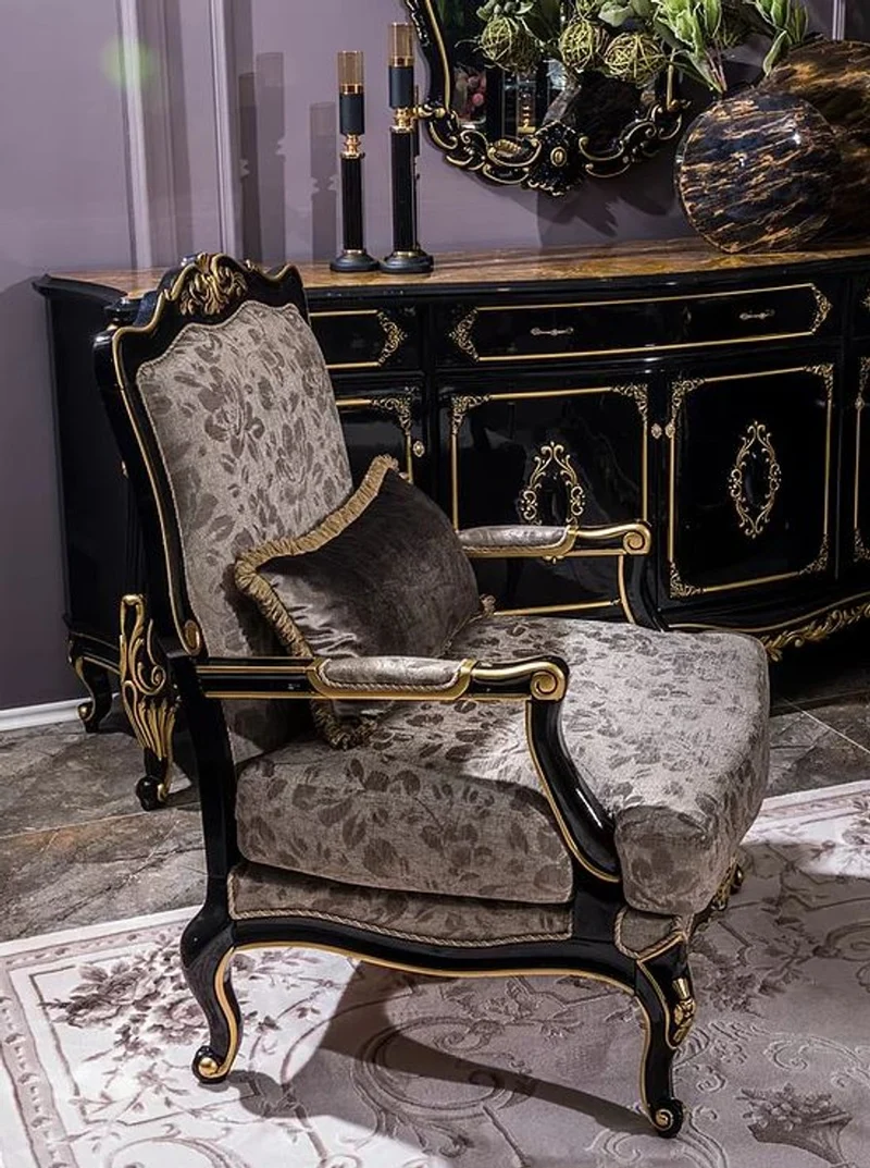 Casa Padrino Luxus Barock Sessel Silber / Schwarz / Gold 80 x 72 x H. 111 cm - Prunkvoller Wohnzimmer Sessel mit dekorativem Kissen - Edel & Prunkvoll