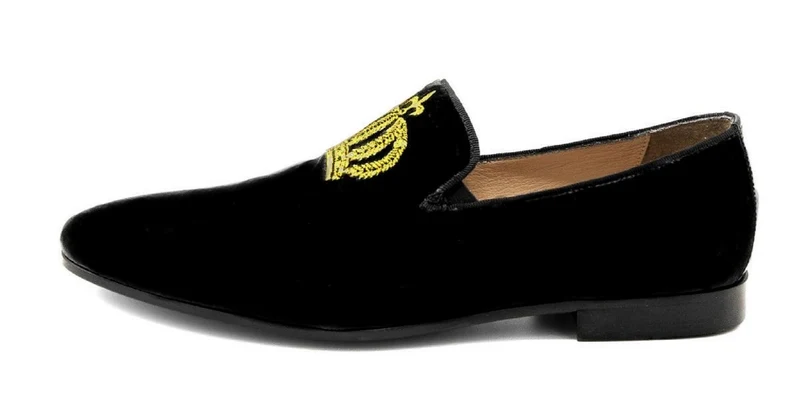 Pompöös by Casa Padrino Luxus Samt Slipper Krone Schwarz / Gold - Verschiedene Schuhgrößen - designed by Harald Glööckler