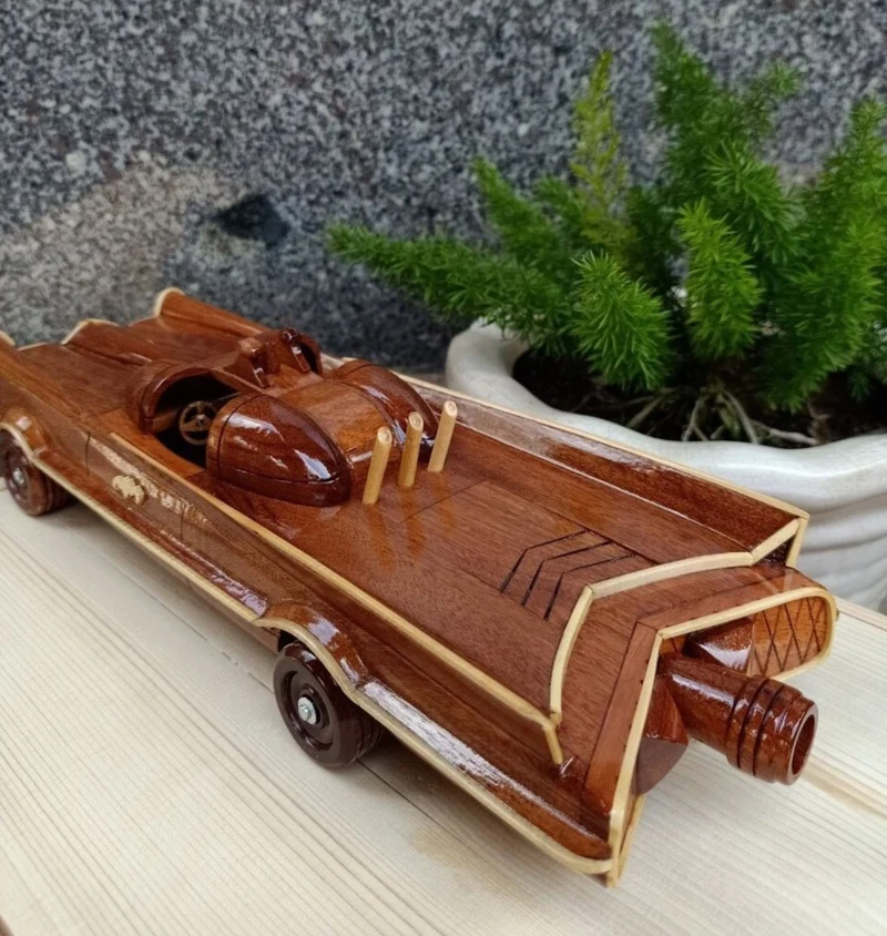 Casa Padrino Deko Auto Dreamcar Braun / Naturfarben 36 x 12 x H. 11 cm - Handgefertigtes Holz Auto - Wohnzimmer Deko - Schreibtisch Deko - Deko Accessoires