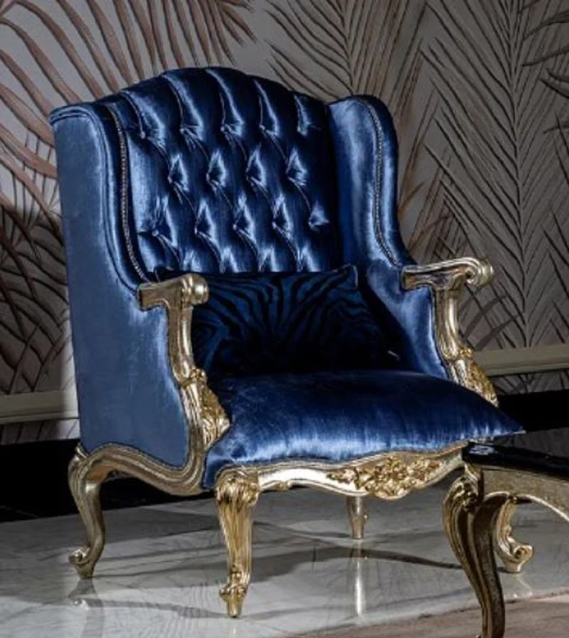 Casa Padrino Luxus Barock Wohnzimmer Set Blau / Silber / Gold - 2 Sofas & 2 Sessel & 1 Couchtisch - Prunkvolle Wohnzimmer Möbel im Barockstil