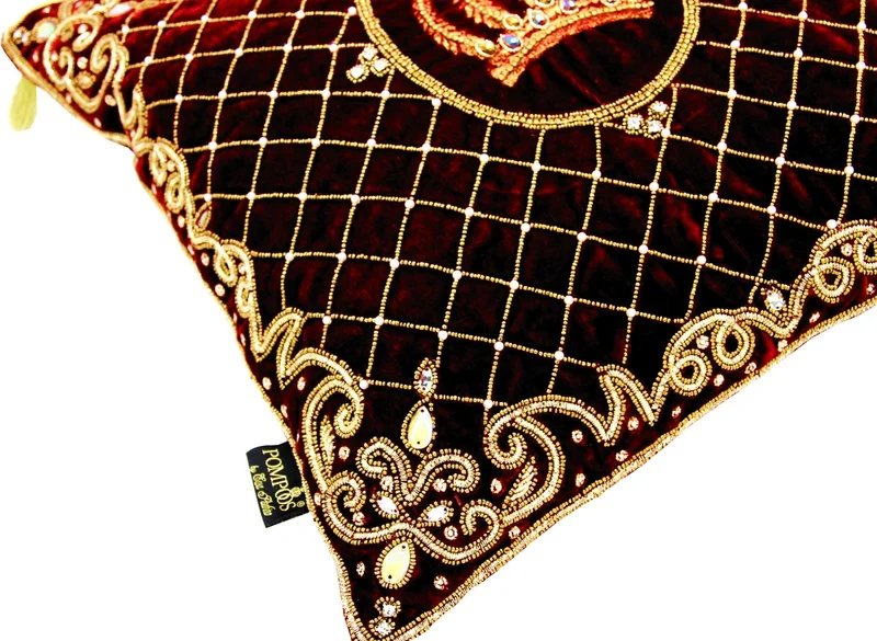 Harald Glööckler Luxus Barock Deko Kissen Pompöös by Casa Padrino Krone Bordeaux / Gold aufwendig verziert mit Pailletten und Glitzersteinen