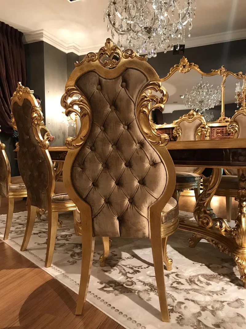Casa Padrino Luxus Barock Esszimmer Set Braun / Antik Gold - 1 Esstisch & 8 Esszimmerstühle - Esszimmer Möbel im Barockstil - Edel & Prunkvoll