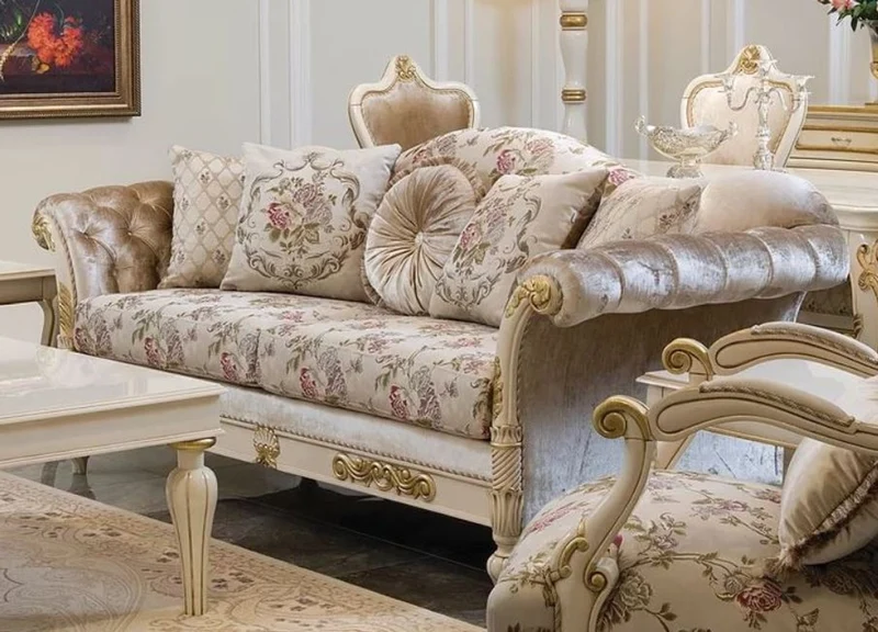 Casa Padrino Luxus Barock Sofa Creme / Rosa / Weiß / Gold 228 x 90 x H. 100 cm - Edles Wohnzimmer Sofa mit Blumenmuster und dekorativen Kissen - Barock Wohnzimmer Möbel