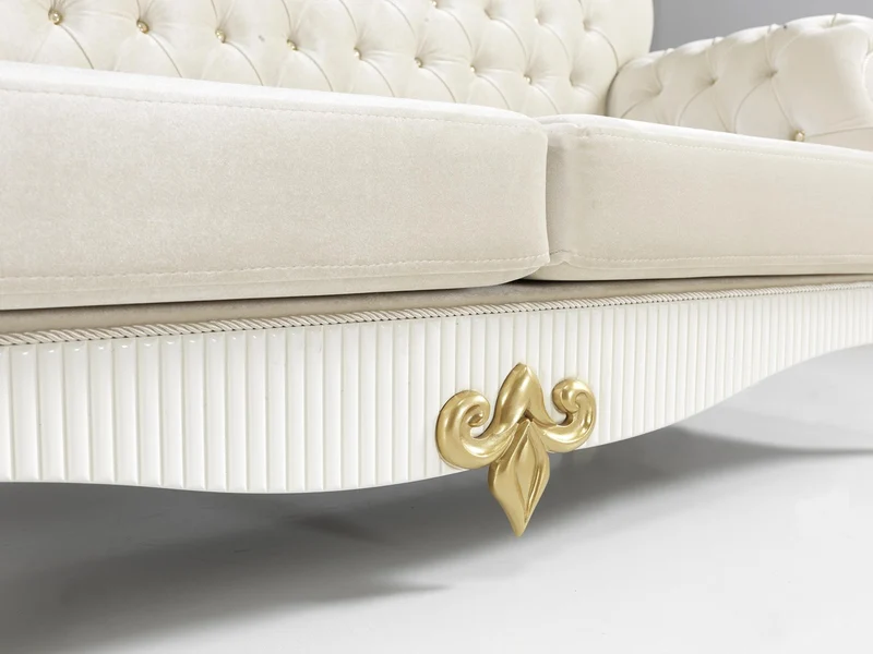 Casa Padrino Barock Sofa Creme / Weiß / Gold 224 x 83 x H. 112 cm - Wohnzimmer Sofa mit Glitzersteinen - Edle Barock Möbel