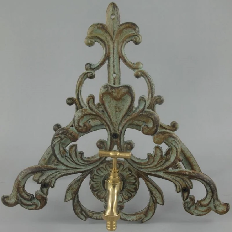 Casa Padrino Jugendstil Gartenschlauch Wandhalter mit Wasserhahn Hellgrün / Rostfarben 35 x 21 x H. 35 cm - Garten Accessoires