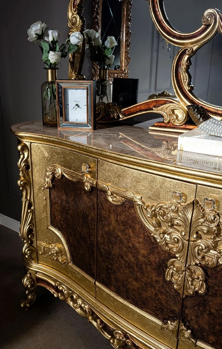 Casa Padrino Luxus Barock Möbel Set Sideboard mit Spiegel Creme / Beige / Braun / Gold - Prunkvoller Massivholz Schrank mit Wandspiegel - Edle Möbel im Barockstil - Luxus Qualität