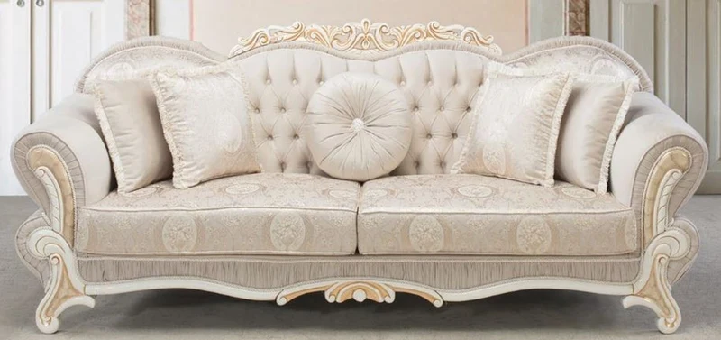 Casa Padrino Luxus Barock Wohnzimmer Set Hellrosa / Weiß / Gold - 2 Sofas & 2 Sessel & 1 Beistelltisch - Wohnzimmer Möbel im Barockstil - Edel & Prunkvoll
