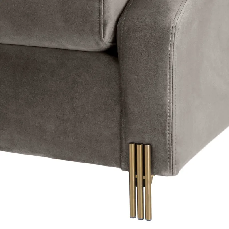 Casa Padrino Luxus Samtsessel Grau / Messingfarben 88 x 94 x H. 73 cm - Wohnzimmer Sessel mit 2 Kissen - Luxus Möbel