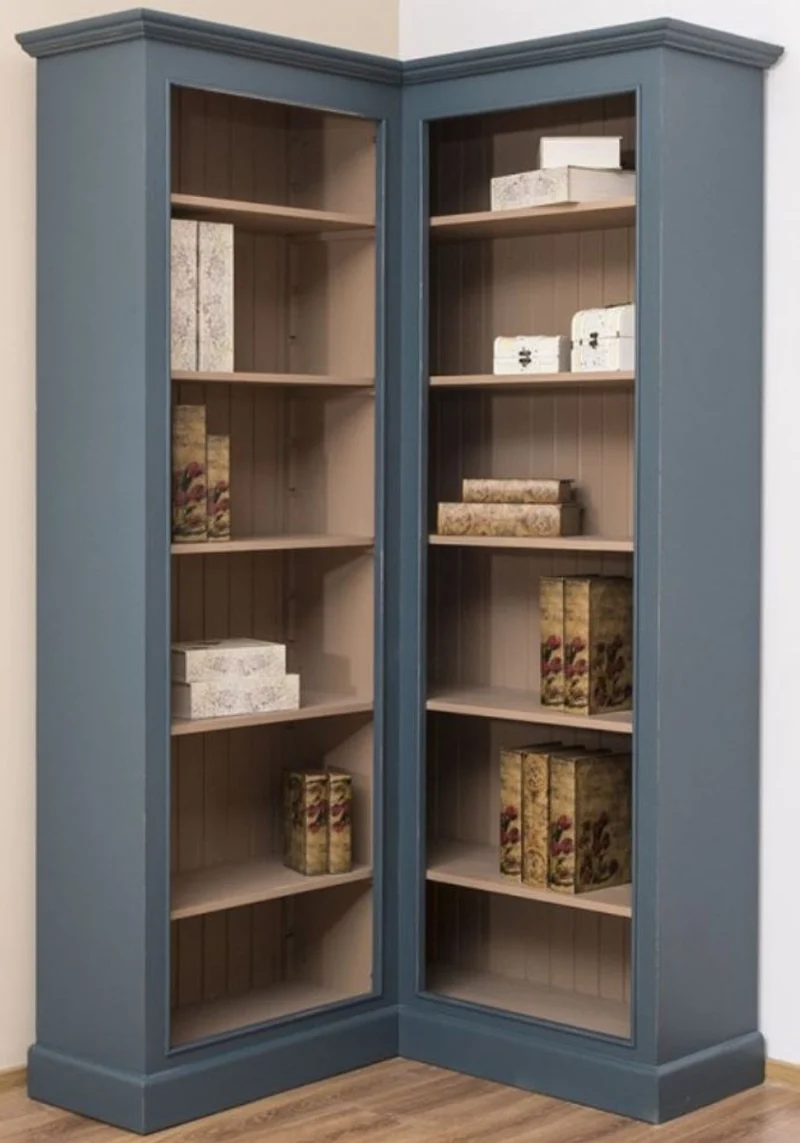 Casa Padrino Landhausstil Eckschrank Blau / Beige 102 x 102 x H. 210 cm - Massivholz Bücherschrank - Landhausstil Wohnzimmer Möbel