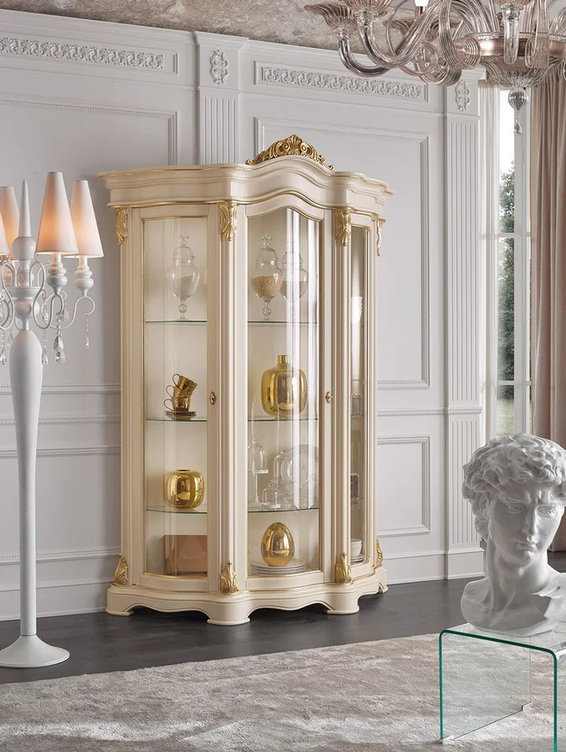 Casa Padrino Luxus Barock Wohnzimmer Vitrine Creme / Gold 155 x 54 x H. 227 cm - Prunkvoller Barock Vitrinenschrank mit 3 Glastüren - Edle Barock Möbel