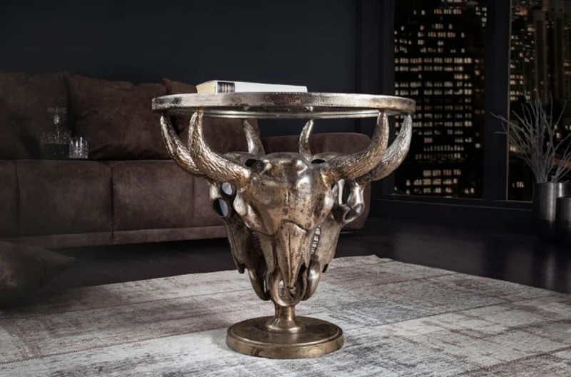 Casa Padrino Designer Couchtisch Antik Bronze Ø 56 x H. 53 cm - Runder Wohnzimmertisch mit 3 dekorativen Stierköpfen und Glasplatte - Wohnzimmer Möbel