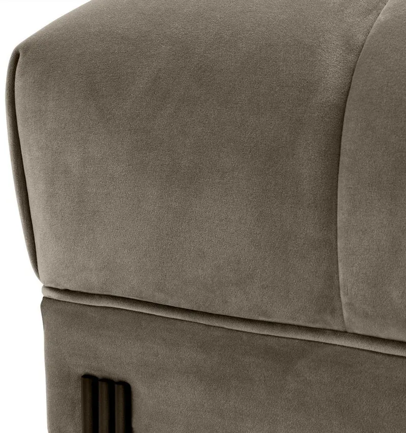 Casa Padrino Luxus Lounge Sofa Greige / Schwarz 223 x 95 x H. 68 cm - Rechtsseitiges Wohnzimmer Sofa mit edlem Samtsoff und 2 Kissen