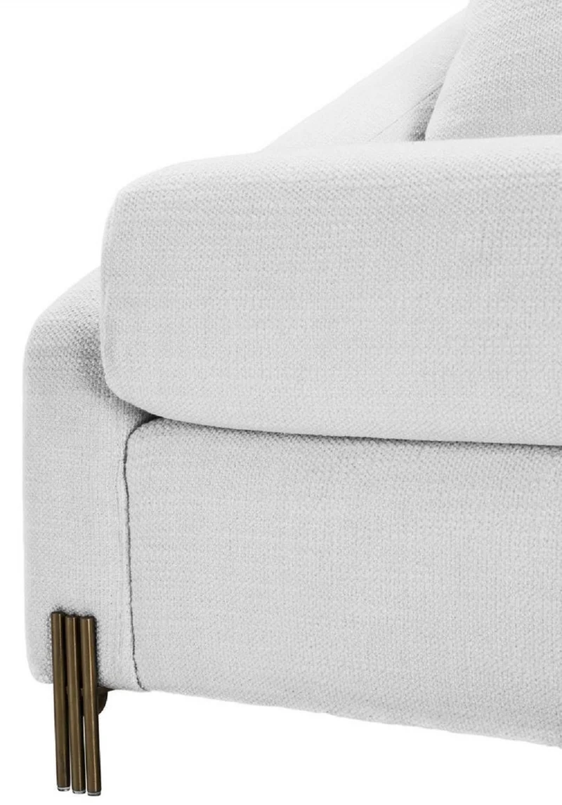 Casa Padrino Luxus Sessel Weiß / Messingfarben 88 x 94 x H. 73 cm - Wohnzimmer Sessel mit 2 Kissen - Luxus Möbel