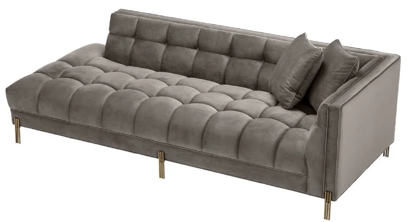 Casa Padrino Luxus Lounge Sofa Grau - Greige / Messingfarben 223 x 95 x H. 68 cm - Rechtsseitiges Wohnzimmer Sofa mit edlem Samtsoff und 2 Kissen
