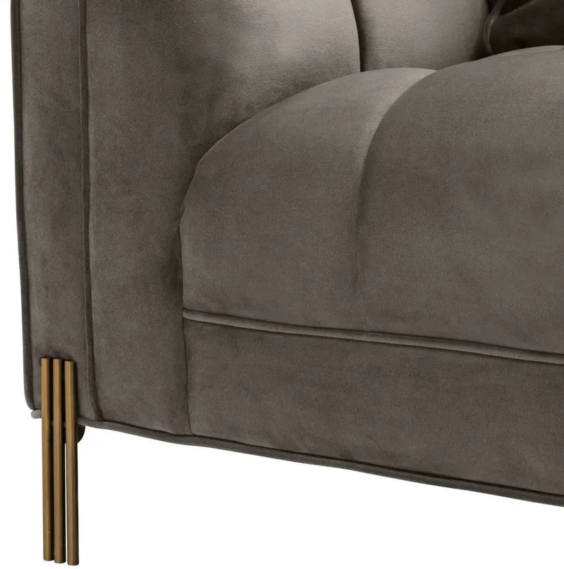 Casa Padrino Luxus Samt Sofa mit 4 Kissen Grau / Messingfarben 231 x 95 x H. 68 cm - Wohnzimmer Sofa - Luxus Qualität