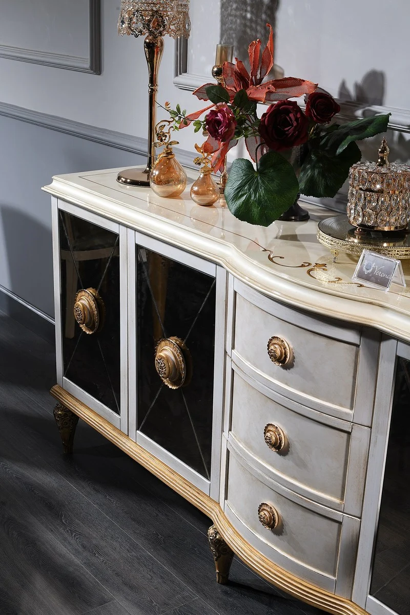 Casa Padrino Luxus Barock Wohnzimmer Set Weiß / Gold - Barock Kommode und 3 Wandspiegel - Barockmöbel