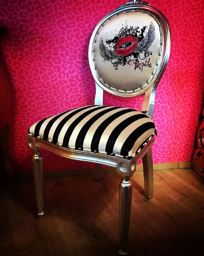 Pompöös by Casa Padrino Luxus Barock Esszimmerstühle Pink Lips Schwarz / Weiß Streifen / Silber - Pompööse Barock Stühle designed by Harald Glööckler - 4 Esszimmerstühle