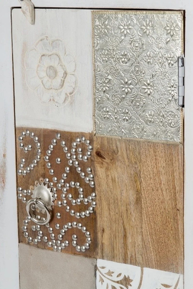 Casa Padrino Landhausstil Shabby Chic Kommode Antik Weiß / Mehrfarbig 40 x 32 x H. 90 cm - Kleiner Landhausstil Schrank mit Tür