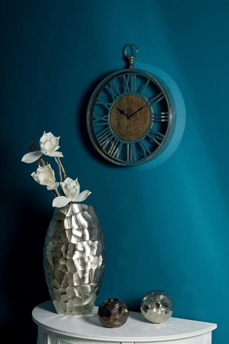 Casa Padrino Luxus Wanduhr im Design einer antiken Taschenuhr Silber / Naturfarben Ø 45 cm - Dekorative runde Uhr mit einem Ziffernblatt aus unbehandeltem Holz